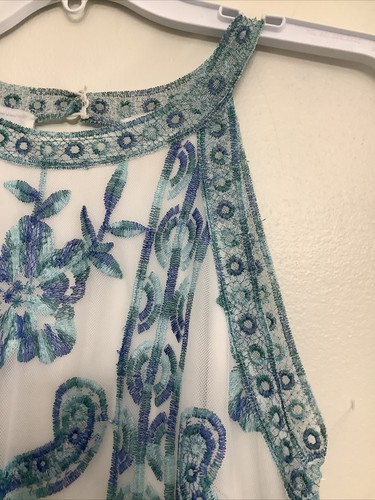 Sexy Vestido Altar’d State Talla XS Bordado Tul Transparente Azul Verde Espalda Abierta - Imagen 6 de 24