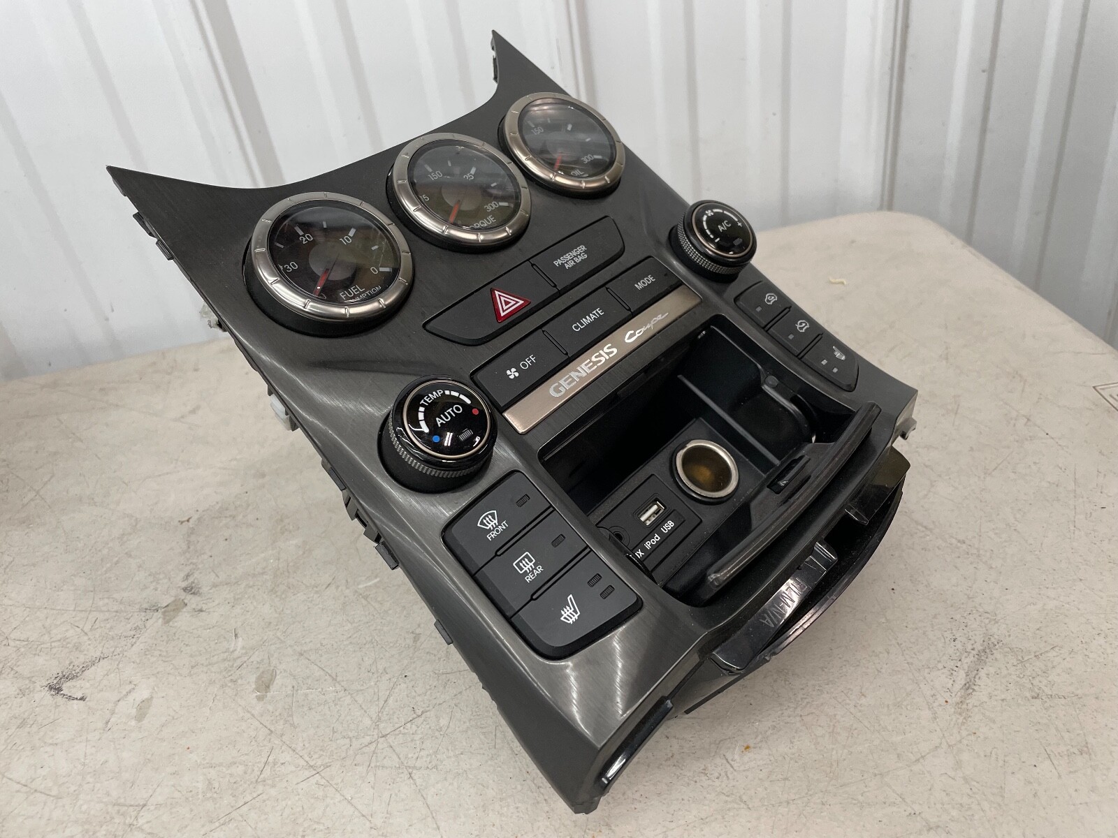 20132016 Hyundai Genesis Coupe Temperature Control USB Hazard Gauge