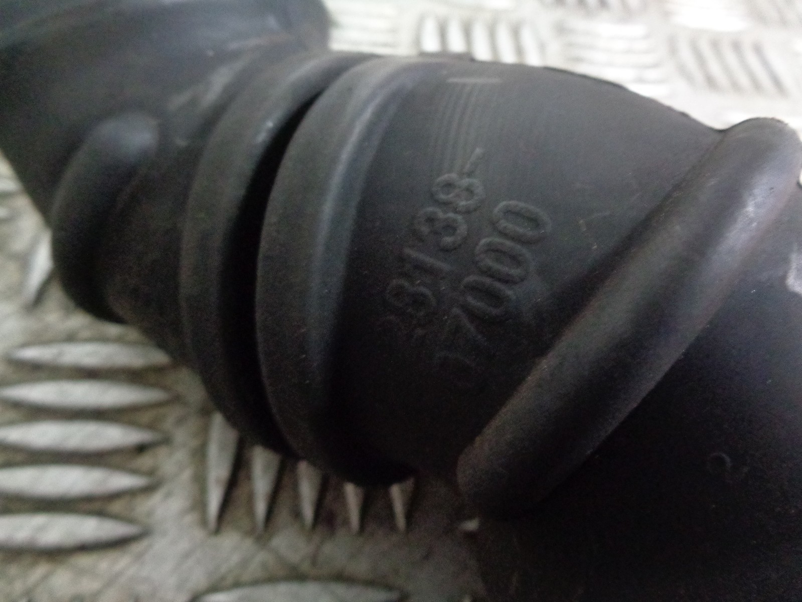 2010 KIA PICANTO 1L PETROL AIR INTAKE INLET DUCT HOSE PIPE 2813807000