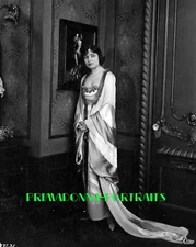 ALICE JOYCE 8X10 Lab Photo 1920s Slinky Elegant Gown Silent Era Portrait