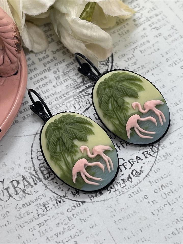 Rosa Flamingo Pool Urlaub Pool Party schwarze Fassung Emaille Ohrringe Kamee - Bild 3 von 4