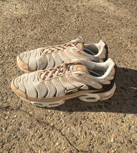 air max plus light bone