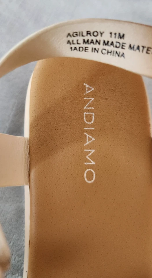 Sandalias ANDIAMO talla 11 M con tiras color beige plata pedrería tacón de cuña de 3"" Foto 3 de 4