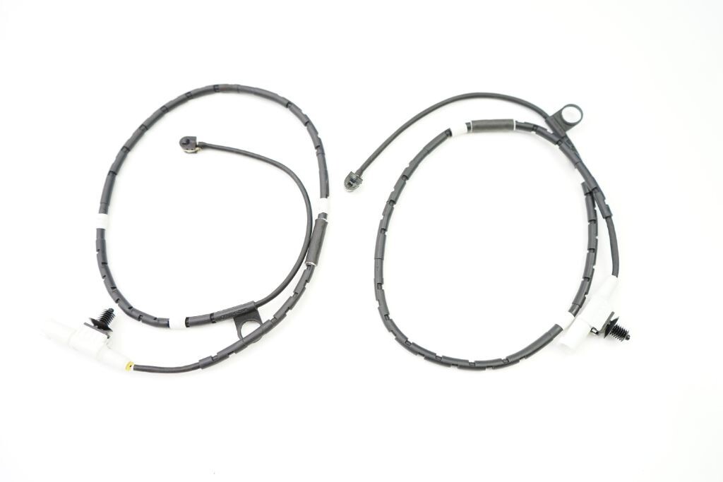 Aston Martin Db9 V8 Vantage front brake pads + 2 wear sensors TopEuro 815
