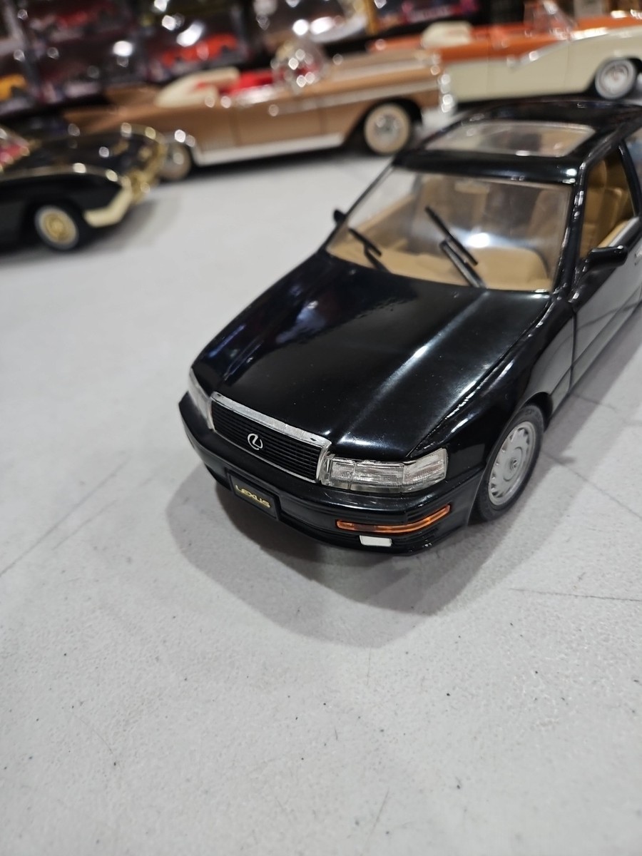 Road Tough 1989 Lexus LS400 Scale 1:18 Diecast - NO BOX - FREE