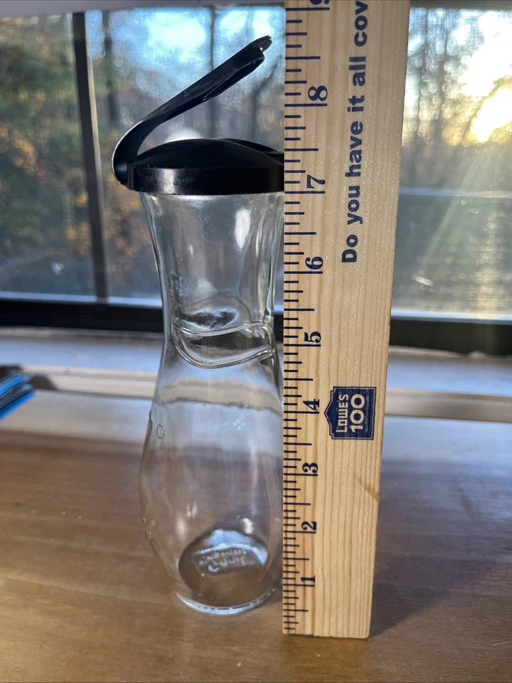 Botella coctelera de vidrio vintage Good Seasons aderezo para ensaladas con tapa negra 7 3/4" Foto 2 de 2