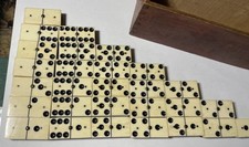 Jeu Ancien - Très belle boite de Dominos  en os complète 40x20x12mm