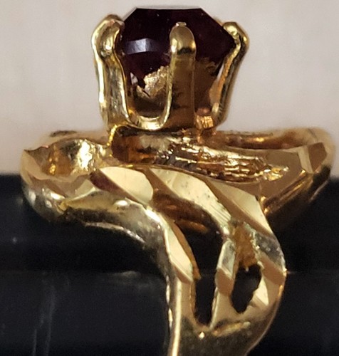Beautiful Vintage Light Purple Rhinestone Crystal Gold Tone Ring Size 8 - Picture 2 of 8