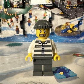 Lego 7553 City 2011 Advent Calendar - 100% Complete with all Pieces and Box!