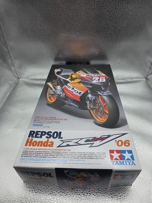 Tamiya Motorcycle Series No.106 1/12 Repsol Honda Rc211V 06 SEALED 