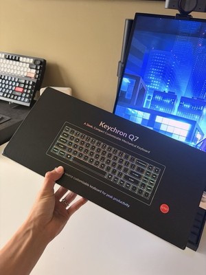 Keychron Q7 QMK Mechanical Keyboard Gateron G Pro Red/Carbon Black