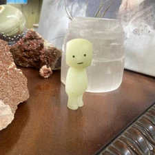 SMISKI Series 4 Stuck Glow In The Dark Figure Dreams Rare —-Discontinued Series