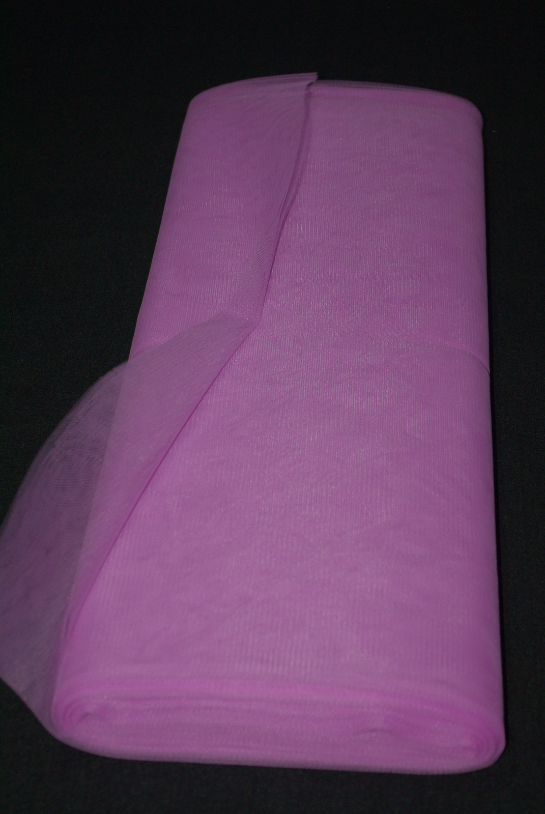 Tulle souple lilas 300 cm de largeur pour décoration de mariage au rouleau de 25 mètres