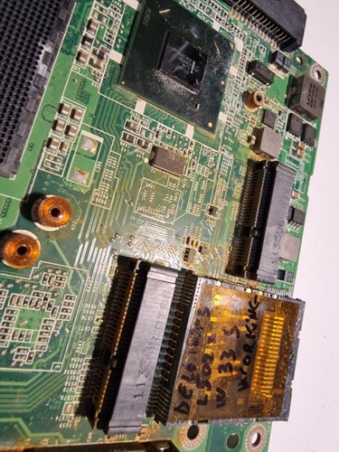 Placa madre Dell XPS 15 L501X L502X DAGM6CMB8D0 Rev.B FUNCIONA pero daña por agua - Imagen 7 de 8