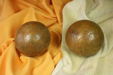 Coppia di sfere di legno antiche. S.XIX Coppia di vecchie perline di legno