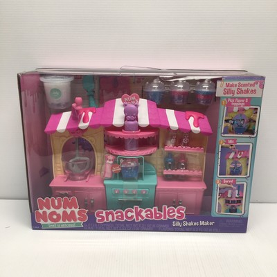 num noms snackables silly shakes maker playset