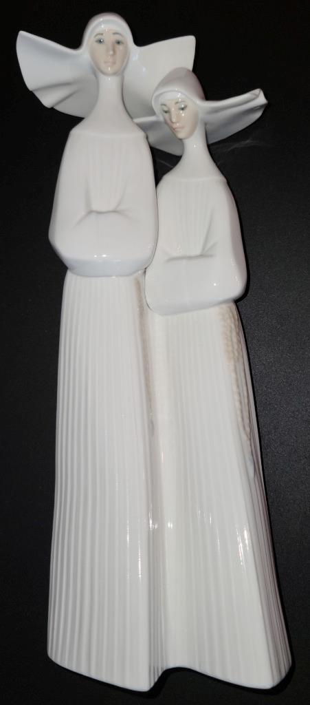 Nuns, Ribbed, by Lladro – VGC – C-21-X – NO BOX – STYLE 4611