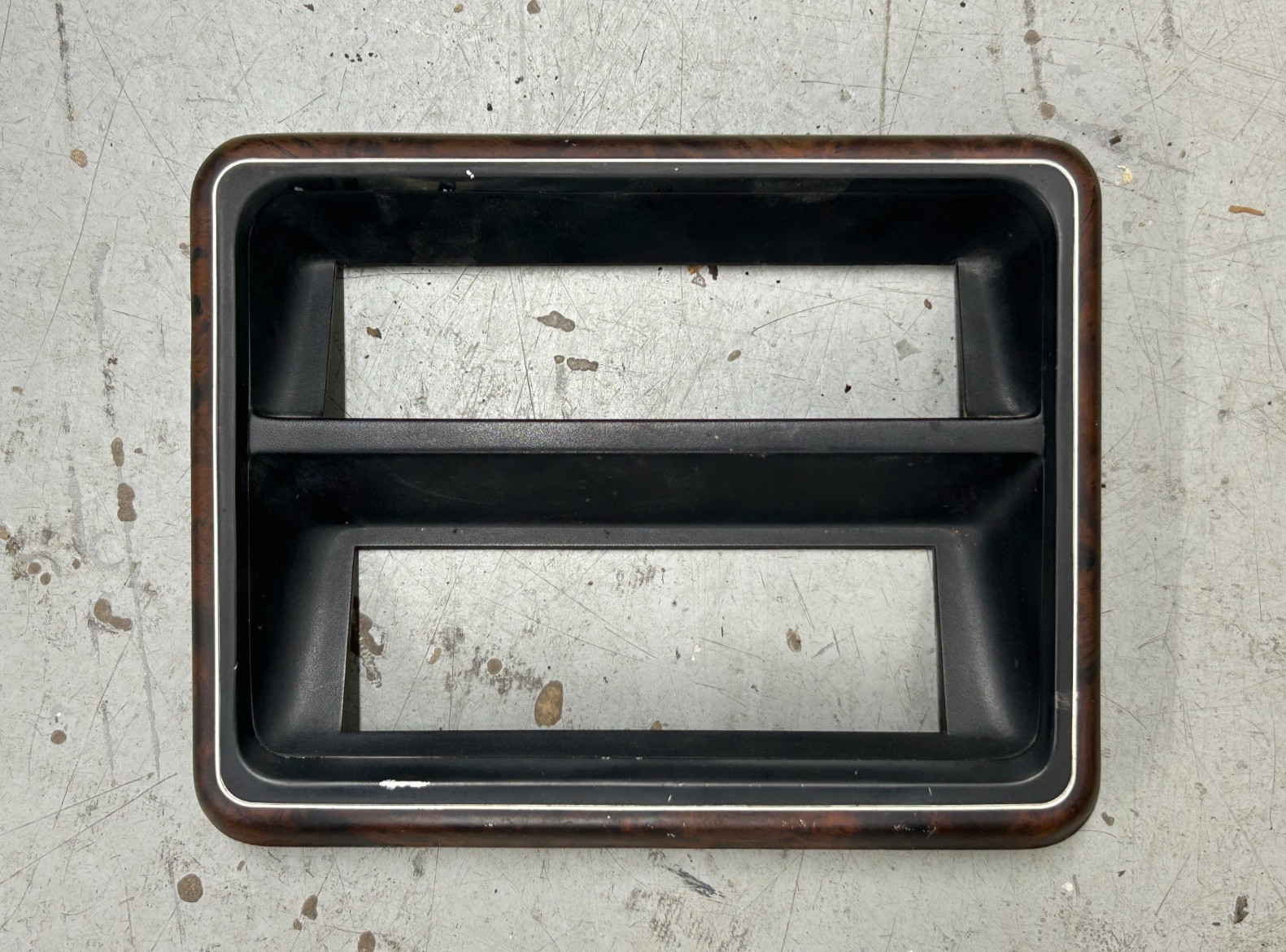 87-91 Ford F150 Bronco F250 F350 Radio Bezel Trim Center Dash Bezel WOOD GRAIN