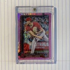 2025 Topps Update Series - Michael Darrell-Hicks #US319 Pink Holo Foil (RC)