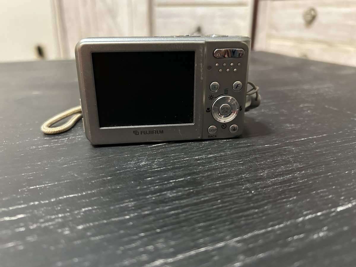 Fujifilm FinePix F Series F20 6.3MP Digital Camera - Silver for