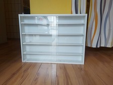 Vitrinenschrank