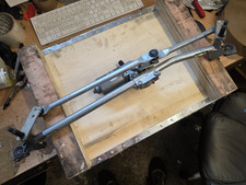 LAND ROVER FREELANDER 2 FRONT WIPER MOTOR AND LINKAGE GENUINE