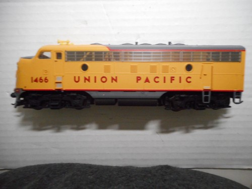 HO INTERMOUNTAIN UP F7A # 1466 DCC/SOUND