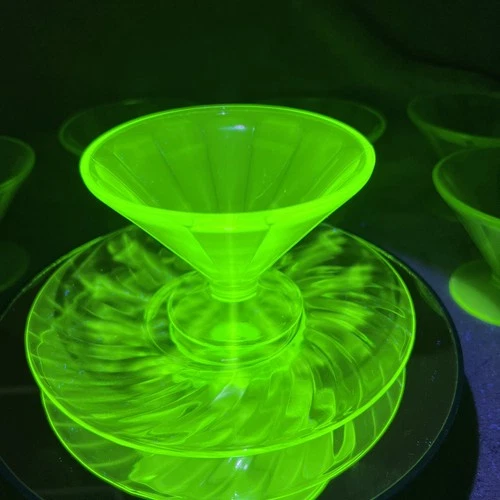 Vintage Green Depression Vaseline Glass Desert Bowl & 6" Saucer Uranium Glows
