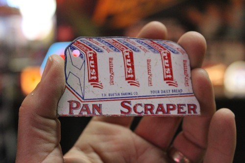 RARE 1930s BUTTER KRUST TIN LITHO METAL POT SCRAPER DEALER PROMO SIGN BAKED LOAF - Picture 14 of 14