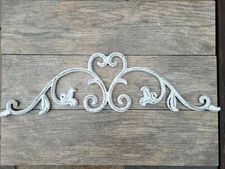 24 inches Iron Fleur de Lis Topper Metal Wall Decor Pediment, Shabby Chic