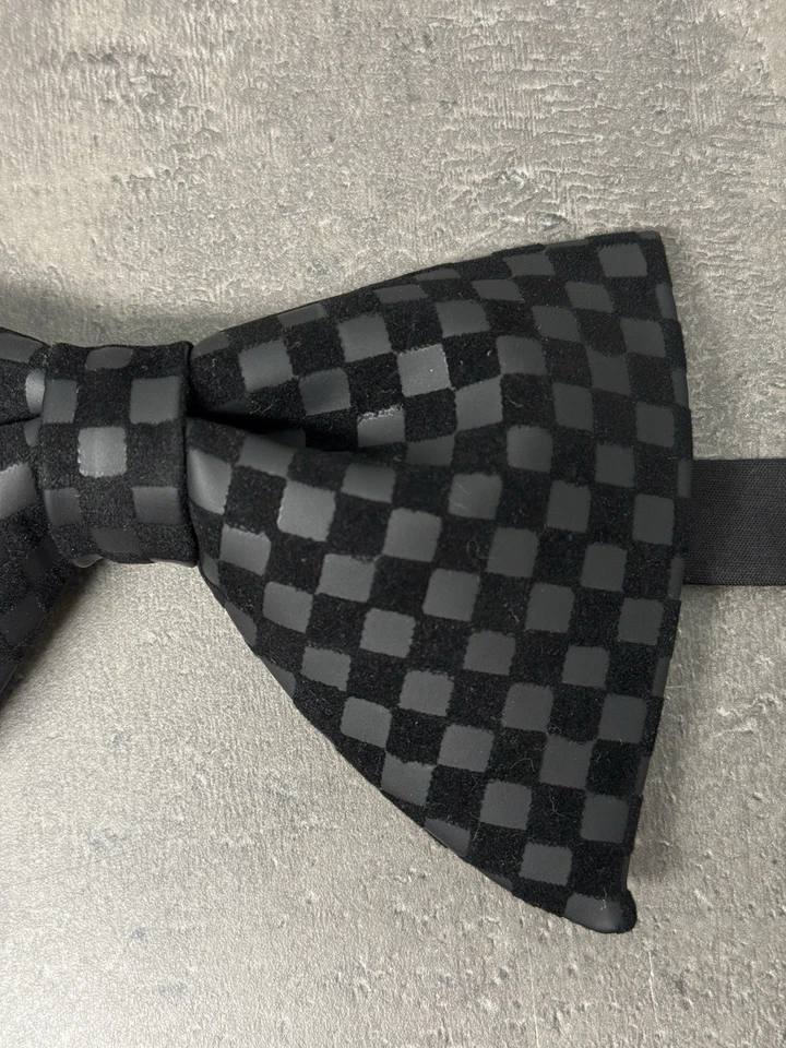 Pajarita hecha a mano de terciopelo de cuero sintético negro a cuadros estilo vintage bonita formal Foto 3 de 3