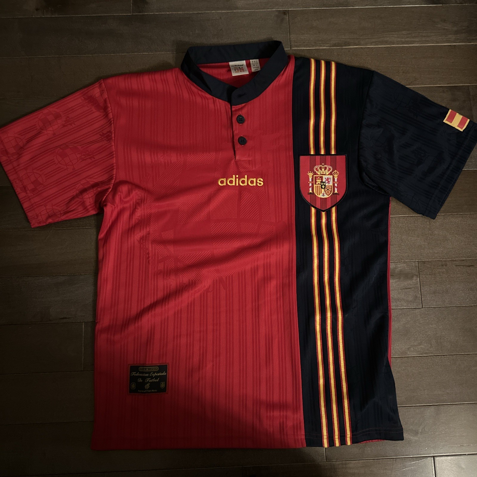 Camiseta Adidas España 1996 local talla M para hombre (nunca usada pero faltan etiquetas)