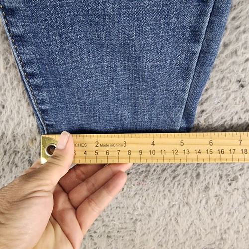 Levis Jeans Womens 32 Blue Stretch Mid Rise 711 Skinny *GUC* - Picture 8 of 13