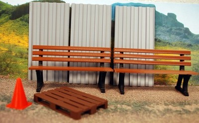 Dioramatoys DT21808 Street Benches Parkbänke Paletten Hütchen 1:18