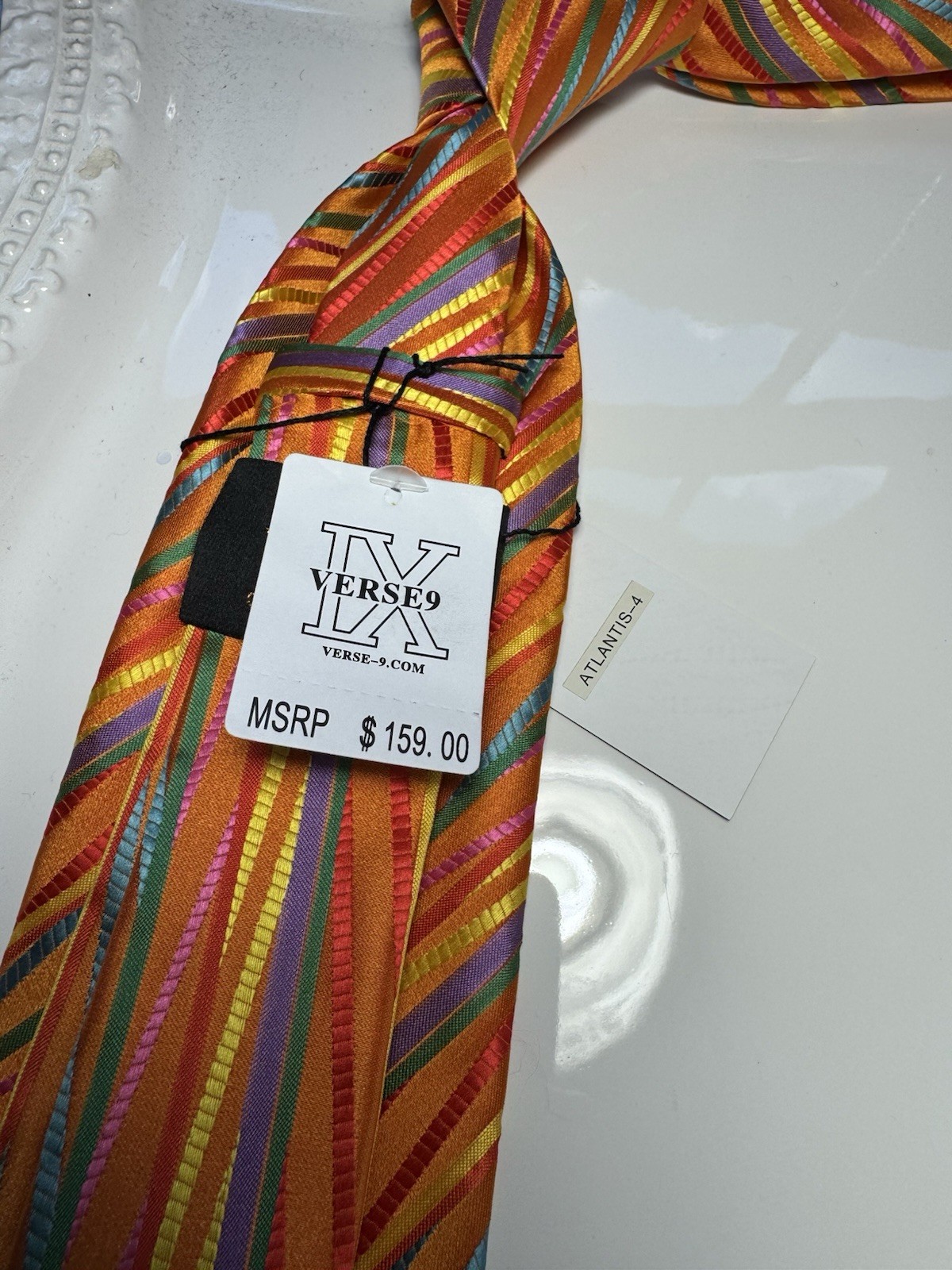 NWT VERSE 9 MULTI COLOR GEOMETRIC STYLE PRINT SILK DESIGNS NECK TIE & HANKY