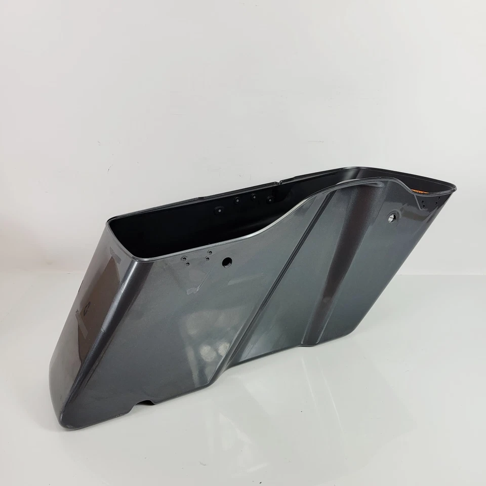 Оригинальная левая седельная сумка Harley Davidson 2022 Ultra Limited с перчатками серая металлик - Изображение 3 из 4