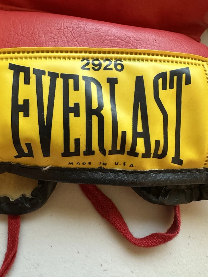 Guantes de boxeo Everlast 2926 vintage de cuero de entrenamiento rojos con cordones HECHOS EN EE. UU. Foto 2 de 4