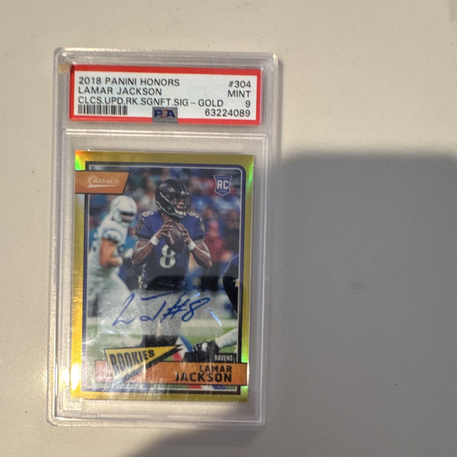 Panini 2018 Honors Classics Update Lamar Jackson #304 RC Auto Gold /25 PSA 9