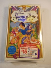 Walt Disney  s Masterpiece Collection Snow White And The Seven Dwarfs VHS NEW