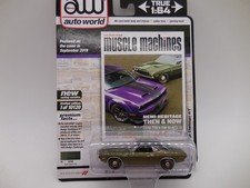 Auto World Dark Green 1970 Dodge Challenger R/T 1:64th Scale Diecast Car 272B