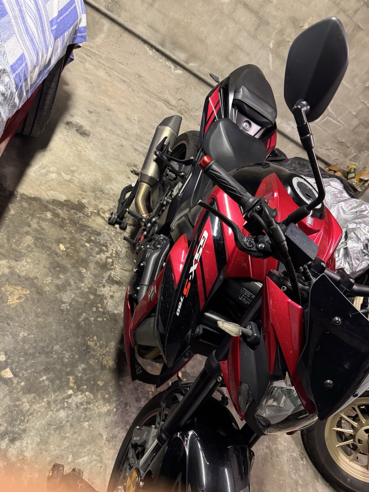 Suzuki GSX-S 750 Yugen Carbon 2018 foto 4