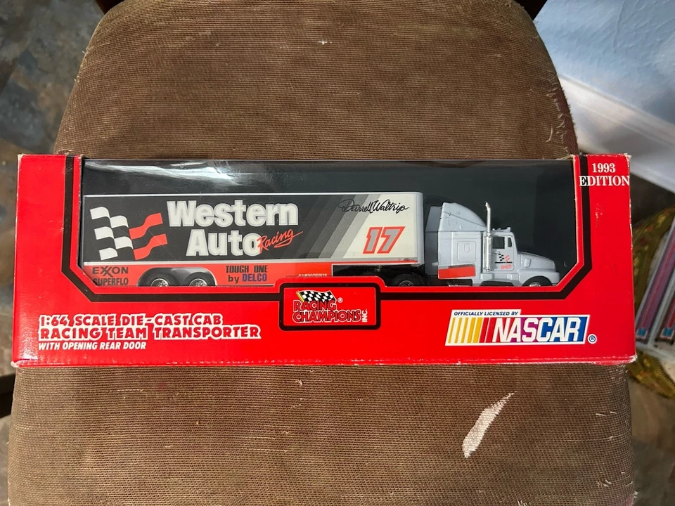 Darrell Waltrip Racing Champion Transporter 1993 Foto 2 de 4