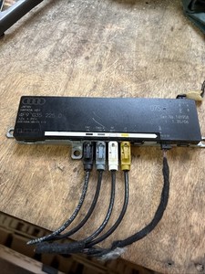 Audi A6 4F C6 Avant Antennenverstärker 4F9035225D Signalverstärker Original