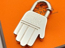 HERMES Cadena Lock Hand 2002 Silve ANNEE DE LA MAIN Charm 18.1g