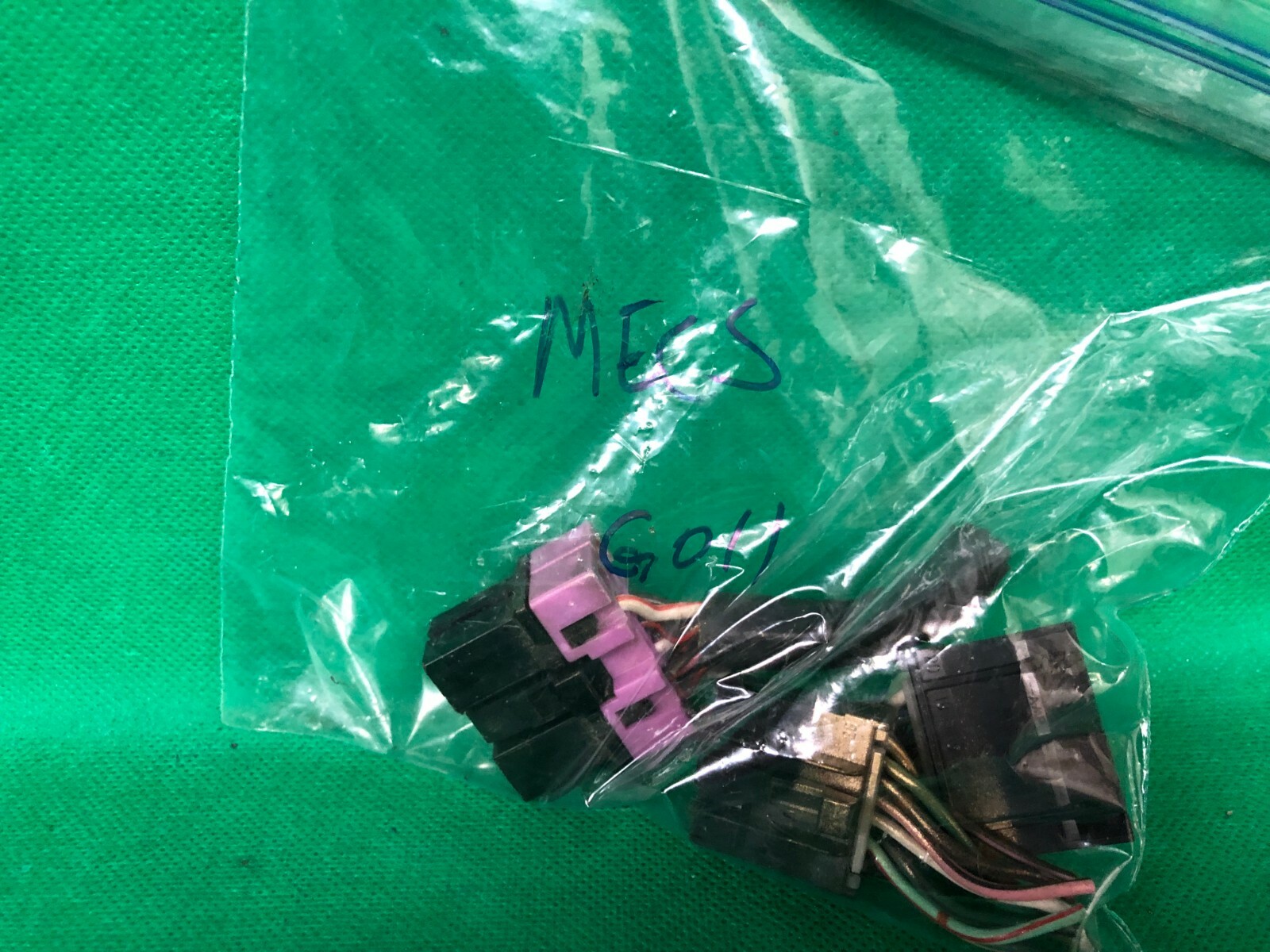 WIRING HARNESS PLUG CONNECTOR 86 NISSAN D21 2.4 ECM ECU PCM 40 MECSG011