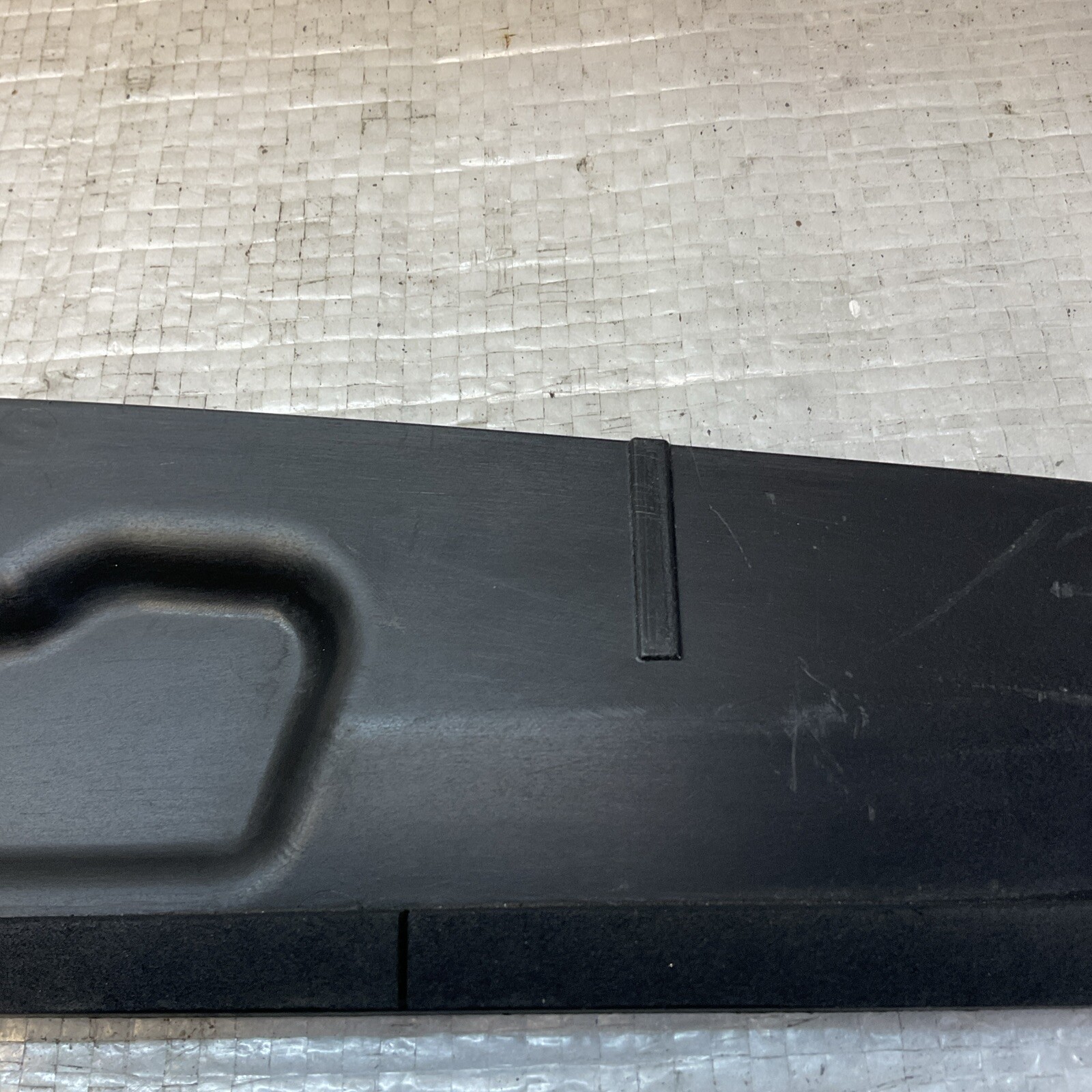 2014 - 2016 MASERATI QUATTROPORTE FRONT RADIATOR AIR DUCT SHIELD OEM 670009288