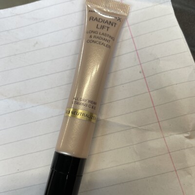 Max Factor Radiant Lift Long Lasting Concealer 7 ml 0,5 Neutralisator