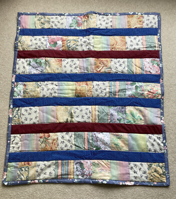 Kleiner handgefertigter Patchwork-Quilt 36''x43'' mehrfarbig Blumenmuster neu!