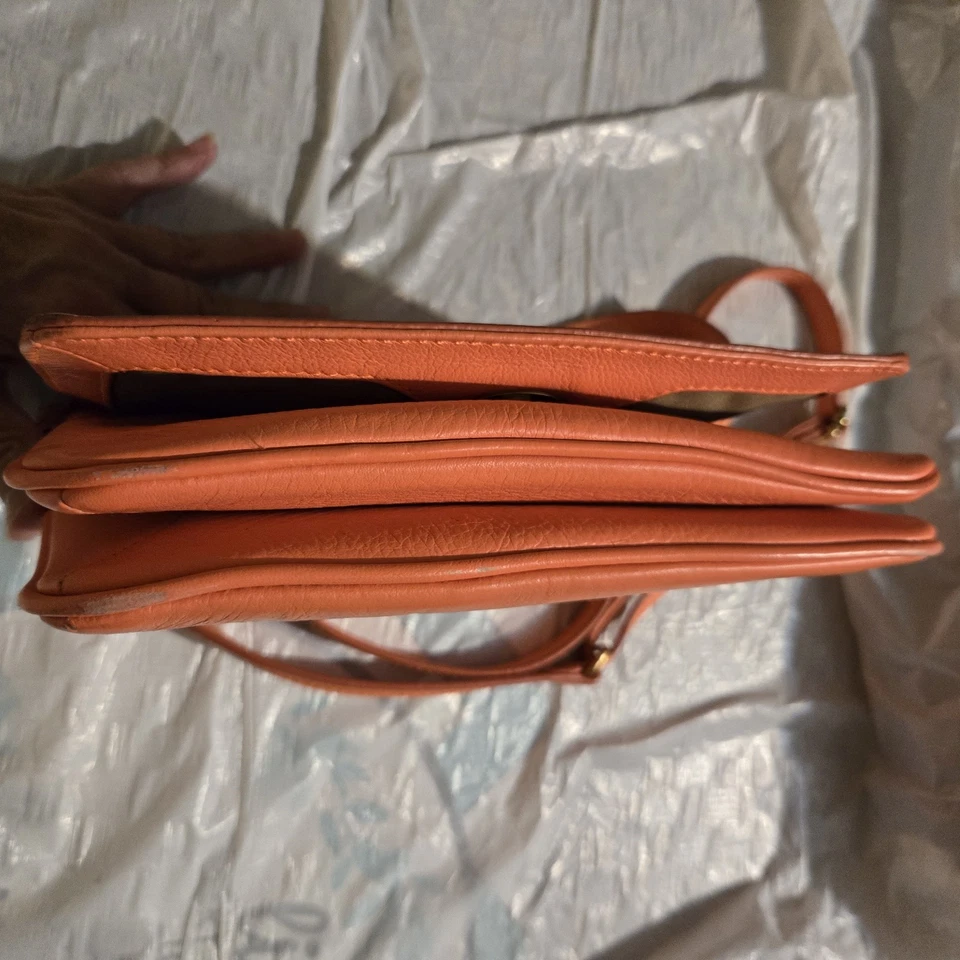 J. BOLSO BANDOLERA CREW TILLARY CORAL Foto 4 de 4