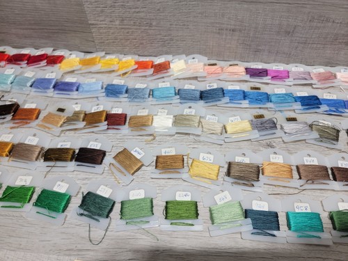 ~100+ DMC Floss Lot Embroidery Thread Bobbins Mixed Colors Lot W Color Chart - Picture 5 of 7